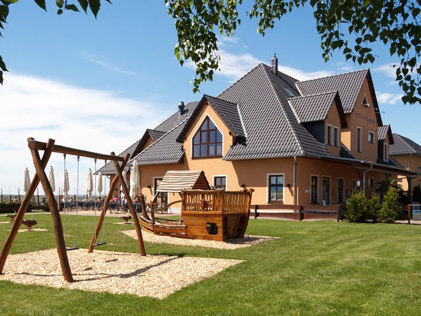 The Seeperle restaurant is located just a few meters from the shore of Lake Markkleeberg. Here you can enjoy delicious delicacies from Saxon regional and international cuisine, gastronomy, restaurant,
