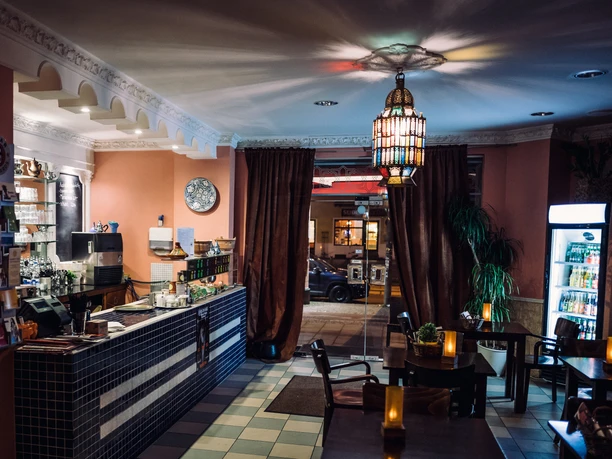 Salon Casablanca - Gastronomie in Leipzig Blick auf den Innenbereich des Lokals, restaurant, gastronomie, kulinarik