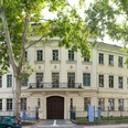Schumann-Haus - Musikstadt Leipzig Blick auf die klassizistische Fassade des Schumann Hauses in Leipzig, umgeben von Bäumen, Kultur, Musik, Komponisten