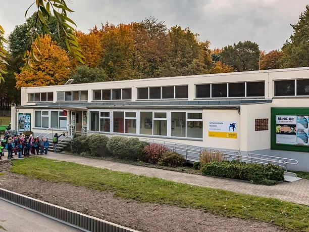 Schwimmhalle Nordost - Piscine couverte à Leipzig