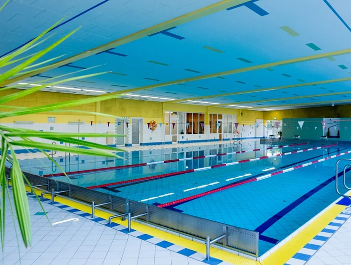 Schwimmhalle Süd - Hallenbäder in Leipzig
