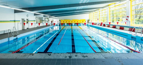 Schwimmhalle West - Hallenbäder in Leipzig