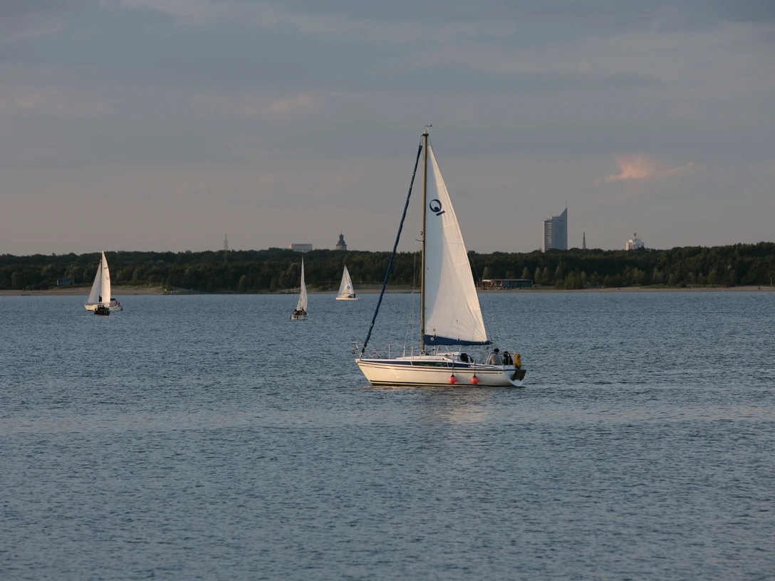 Boot auf dem Cospudener See - Ausflüge in Leipzig