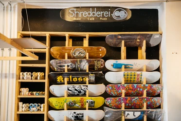 Shredding, skate shelf
