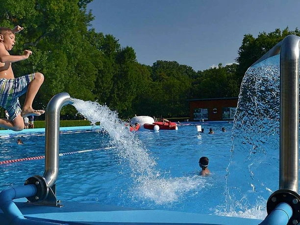 Kleinzschocher summer pool - outdoor pool in Leipzig
