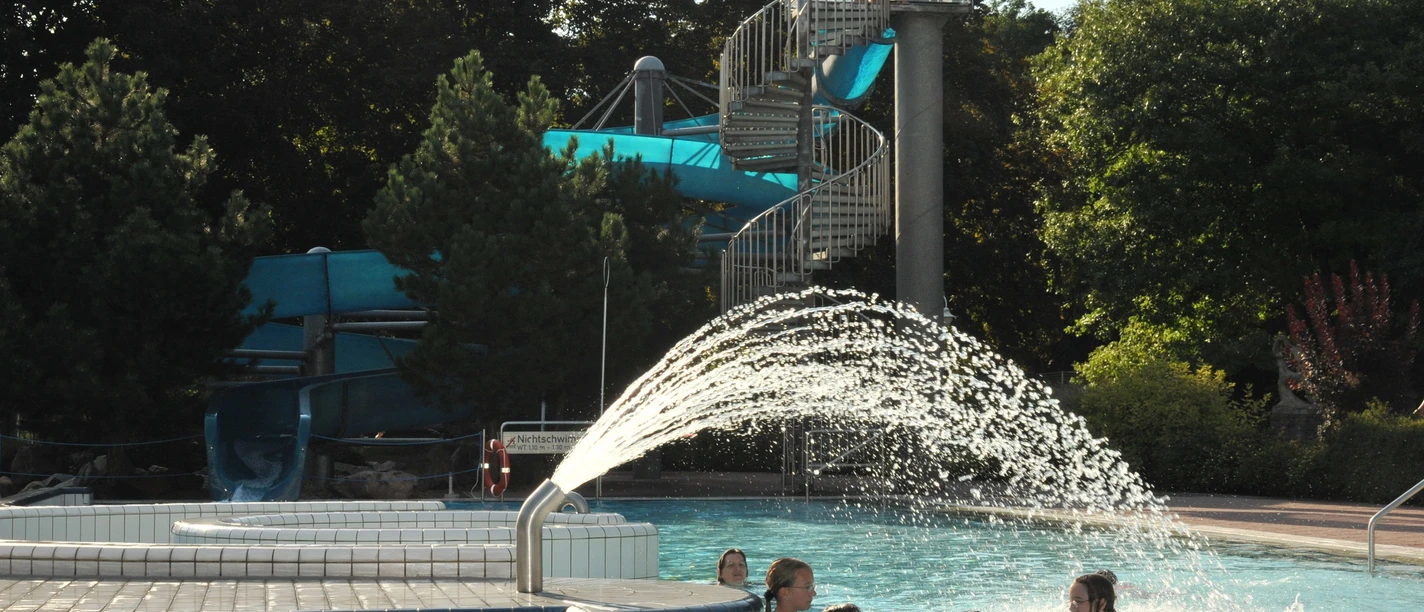Döbeln town and outdoor pool