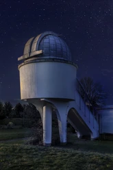 DEU/Saxe/ Eilenburg (Copyright © Rainer Weisflog +49171/6254657) L'observatoire "Juri Gagarin" Eilenburg est un observatoire et un planétarium situé dans la ville saxonne d'Eilenburg. Un observatoire amateur existait déjà à Eilenburg depuis 1931. En 1963 et 1964, la construction puis le déménagement de ce qui était devenu l'observatoire populaire et scolaire dans un nouveau bâtiment sur la colline de Mansberg dans le quartier de Berg ont eu lieu. L'installation était le deuxième plus grand observatoire scolaire de la RDA. (CREDIT/Copyright (c) : Rainer Weisflog /Contact : E-mail : Foto@Weisflog.net ; Tél. +490355/824499 ; Plus d'infos et conditions générales sur : www.rainer-weisflog.de)