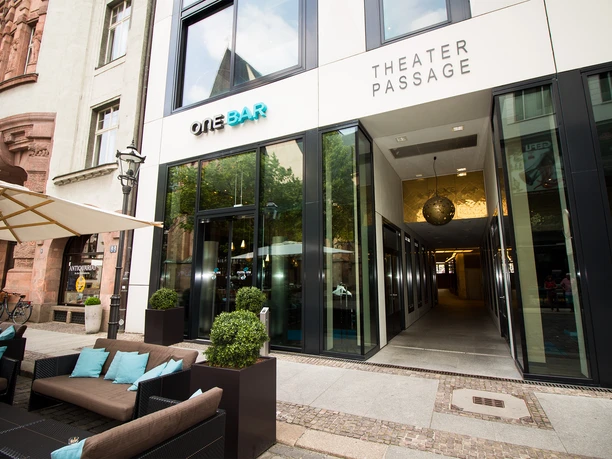 Eingang Theaterpassage - Architektur der Höfe und Passagen in Leipzig