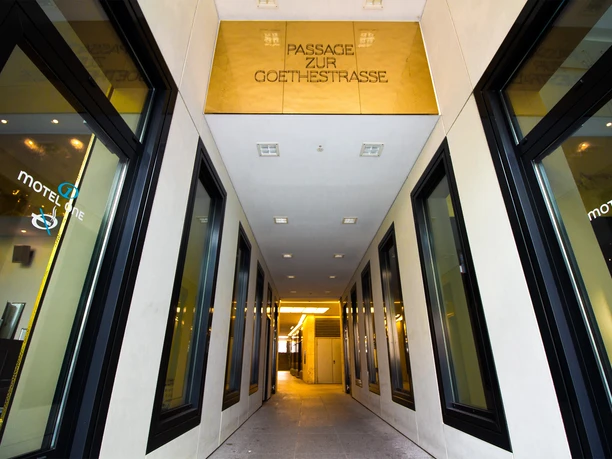 Passage vers la Goethestra;e Theaterpassage - Architecture des maisons et passages à Leipzig