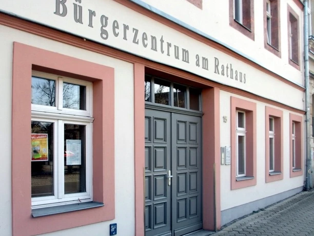 Tourist- und Bürgerinformation Frohburg Die Tourist-Information Frohburg ist direkt am Markt gelegen und nicht verfehlbar.