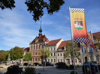 Rathaus und Marktplatz in Frohburg