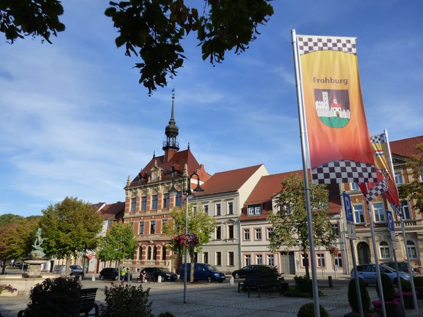 Rathaus und Marktplatz in Frohburg