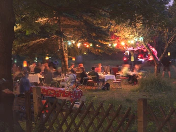 Villa Hasenholz, Garten am Abend
