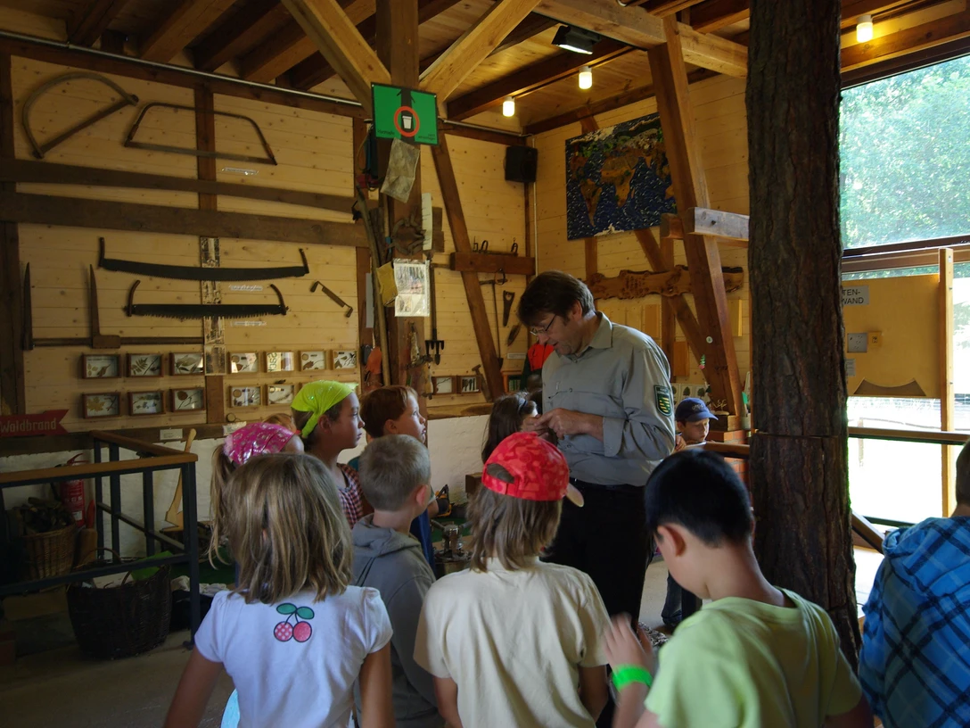WaldErlebnisScheune in Taura © Sachsenforst