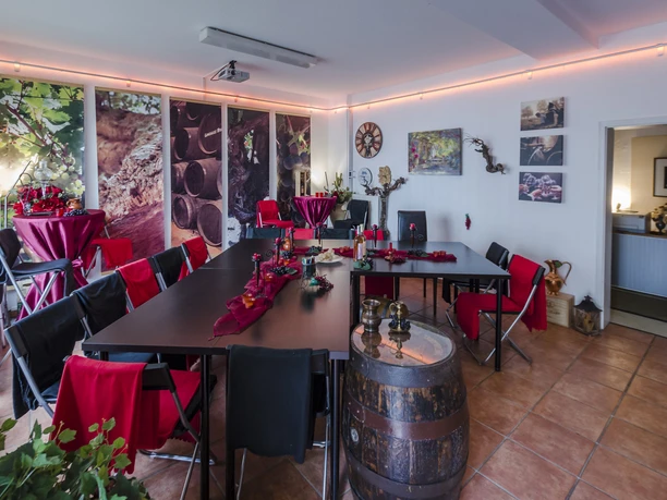 Guest room of the bar Weine & Events where events also take place, gastronomy in Leipzig, weinstube, vinothek, events