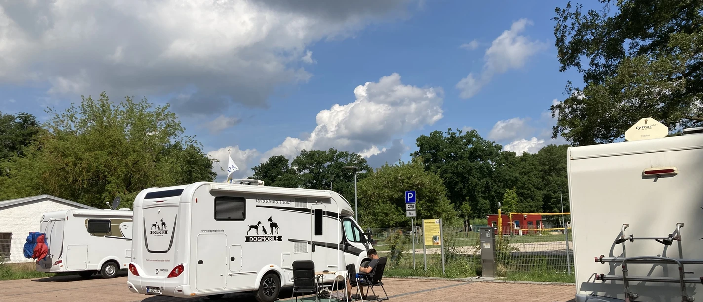Parking space at the Bad Düben natural sports pool