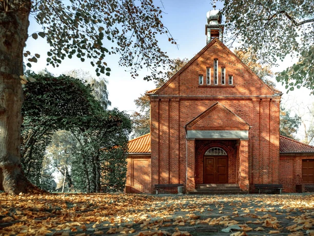 Kapelle auf dem Ehrenfriedhof