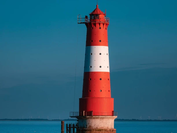 Blick auf den Leuchtturm Arngast
