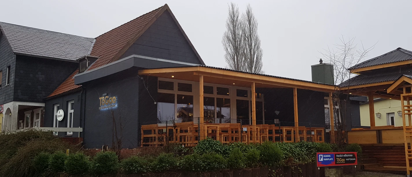 Restaurant_ToGao_Hemmoor_Eingang_mit Terrasse_BR_SG_Hemmoor.jpg