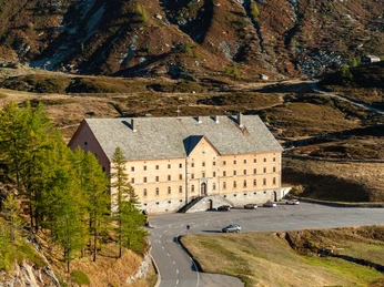 31207943148_3f47a29d48_k.jpg Aussenaufnahme des Hospizes auf dem SimplonpassExterior view of the hospice on the Simplon PassVue extérieure de l'hospice du col du Simplon