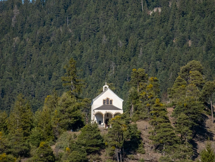 Burgspitz.jpg Aussenansicht Kapelle BurgspitzExterior view of the Burgspitz chapelVue extérieure de la chapelle Burgspitz