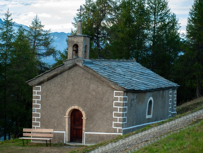 Kapelle Rosswald.jpg Aussenansicht Kapelle Maria zum Guten RatExterior view of the Chapel of Mary of Good CounselVue extérieure de la chapelle Maria zum Guten Rat