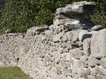 2012-09-08_Landmauer88.JPG Bild der LandmauerImage of the land wallImage du mur d'enceinte