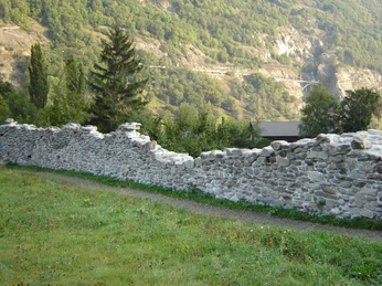 2013-11-21_Landmauer Gamsen_00027.jpg Bild der LandmauerImage of the land wallImage du mur d'enceinte
