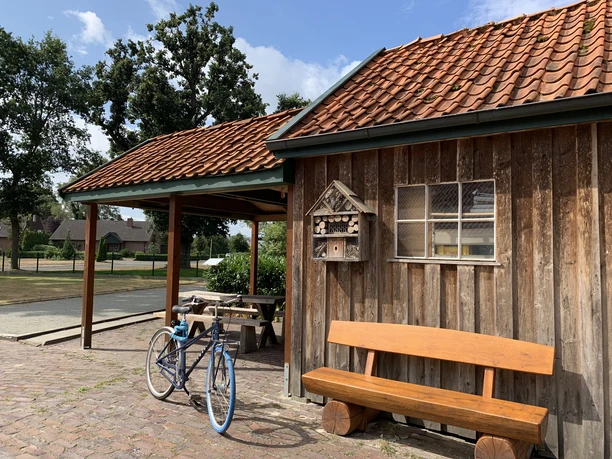 IMG_0557.jpeg Hauswand vom Boule-Gebäude