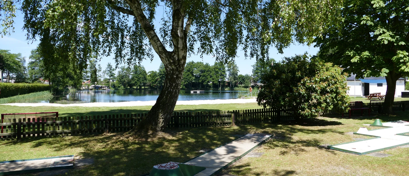 Strandbad-Knesebeck-Minigolf-1.jpg Strandbad Knesebeck Minigolf
