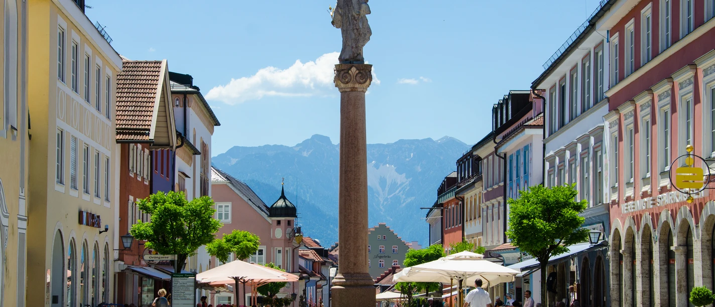 In der Fußgängerzone Murnau @Das Blaue Land_Simon Bauer.jpg