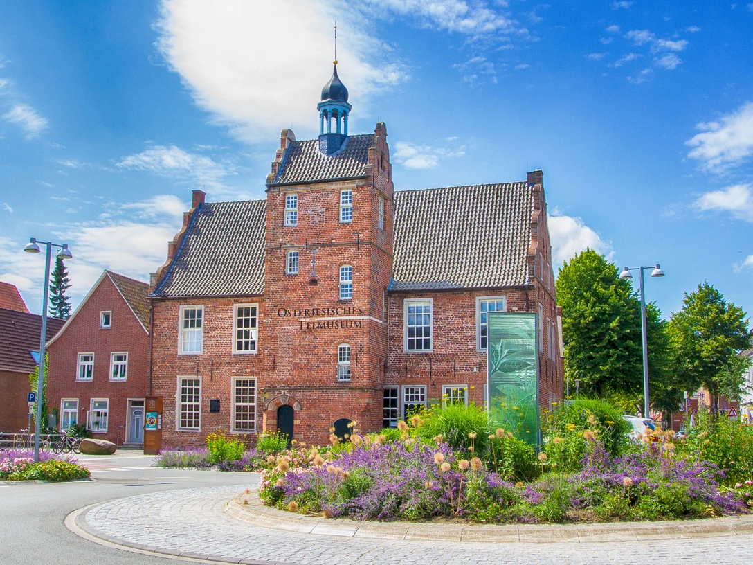 Teemuseum Norden Außenansicht.jpg