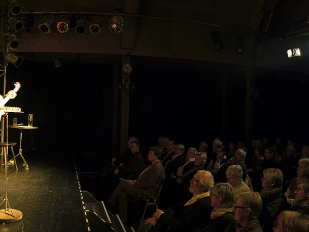 Theatersaal.jpg Theatersaal.jpg