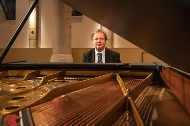 Ronald Uhlig - Die Klaviersonaten Ludwig van Beethovens (1. Konzert) / Landesmusikakademie Sondershausen 2020 © Jana Groß