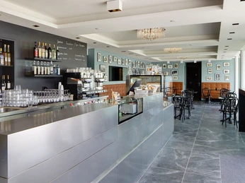 cafevienna-campus hertenstein-restaurant-01-weggis.jpg