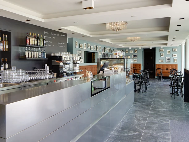 cafevienna-campus hertenstein-restaurant-01-weggis.jpg