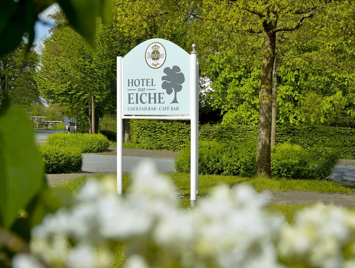 Hotel zur Eiche | Schild