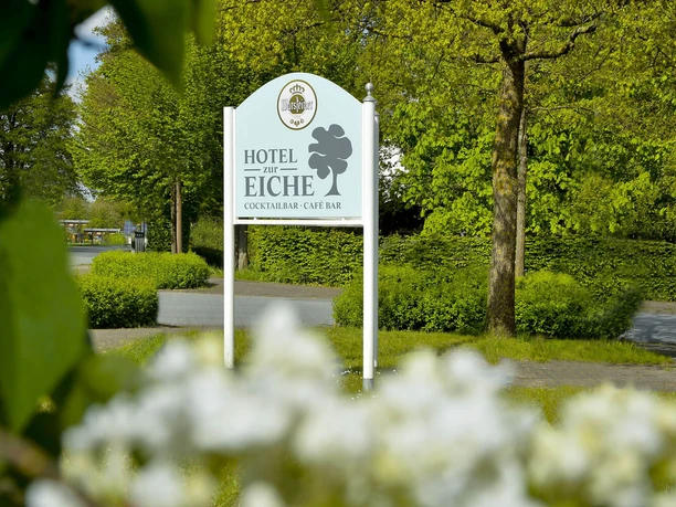 Hotel zur Eiche | Schild Hotel zur Eiche | Schild