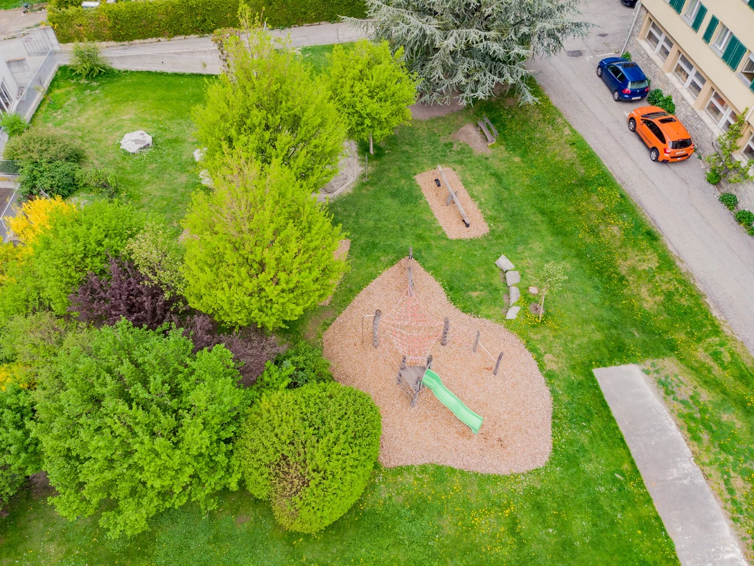 Spielplatz Haus Schönstatt.jpg Luftaufnahme vom Spielplatz Haus SchönstattAerial view of the playground at Haus SchönstattVue aérienne du terrain de jeux Haus Schönstatt