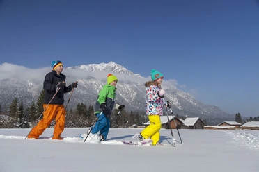 Schneeschuhwandern©Tourist Information Grainau –C Bäck (2).jpg