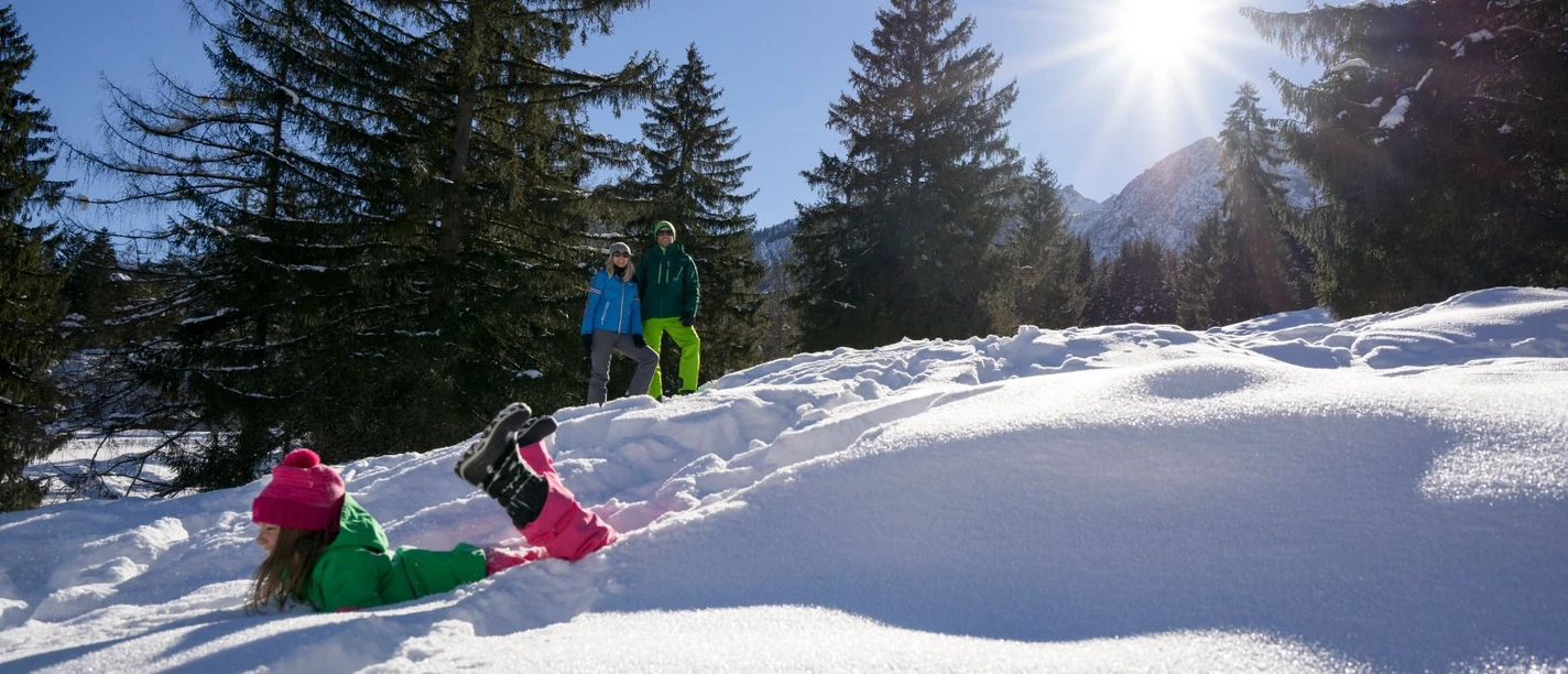 ZABT Mädel im Schnee 2.jpg