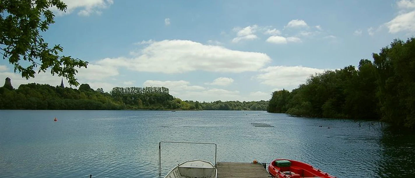 Campingplatz_Kreidesee_See-mit-Steg_Hemmoor_BR_SG_Hemmoor.jpg