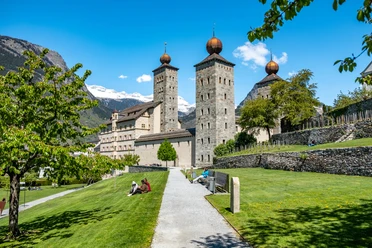 Schlossgarten.jpg Picture of Stockalper Castle