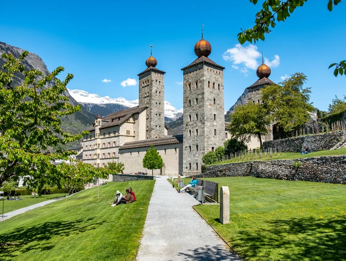 Schlossgarten.jpg Bild vom StockalperschlossPicture of Stockalper CastlePhoto du château Stockalper