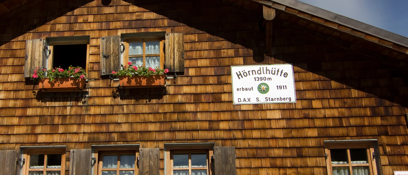 Hörnlehütte-Aussenansicht (c)Hörnle Schwebebahn Foto Martin Doll.jpg Hörnlehütte-Aussenansicht