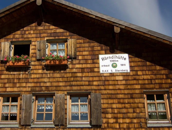 Hörnlehütte-Aussenansicht (c)Hörnle Schwebebahn Foto Martin Doll.jpg Hörnlehütte-Aussenansicht