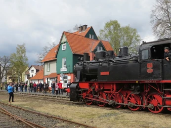Hessencourrier Bahnhof Naumburg
