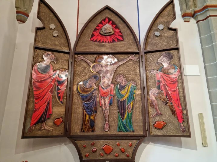 Moderner Altar in der Kath Kirche Naumburg Hessen