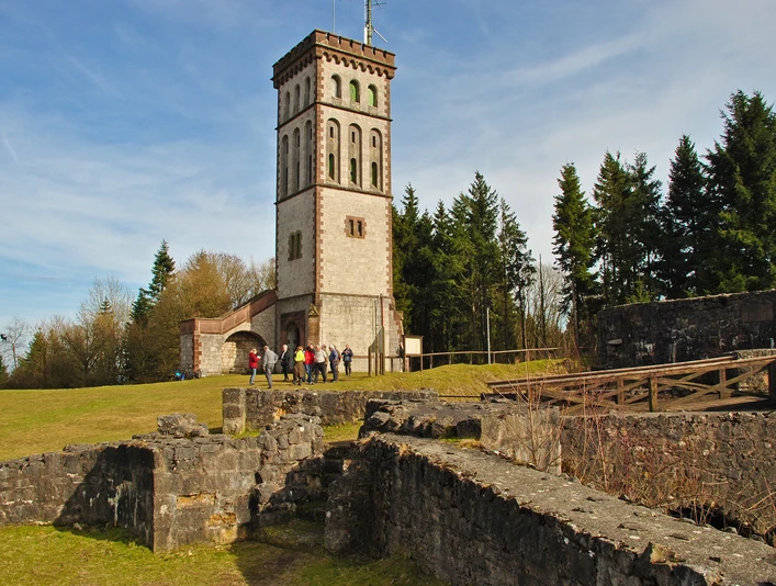 Eisenberg Ruine mit Georg-Viktor-Turm
