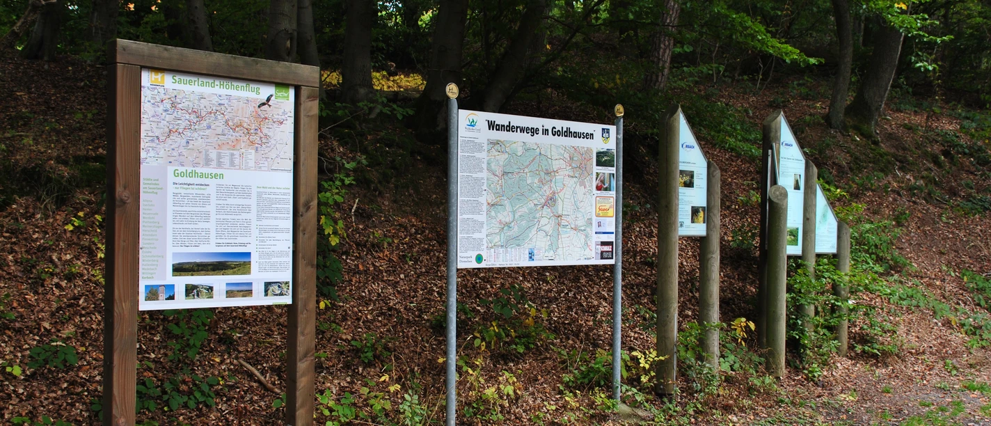 Wandertafeln am Wanderparkplatz Goldhausen